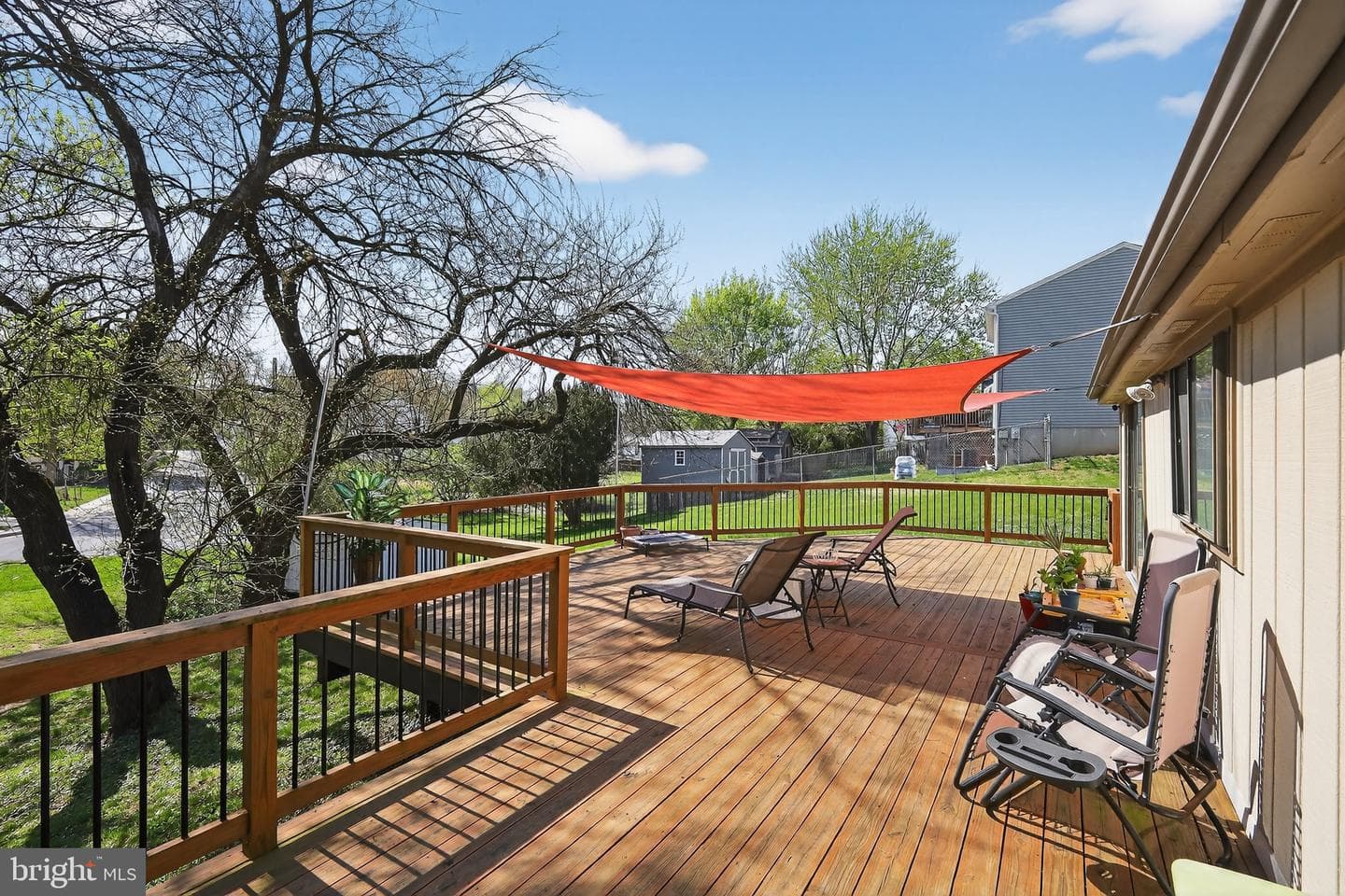 327 S Horners Lane photo 33