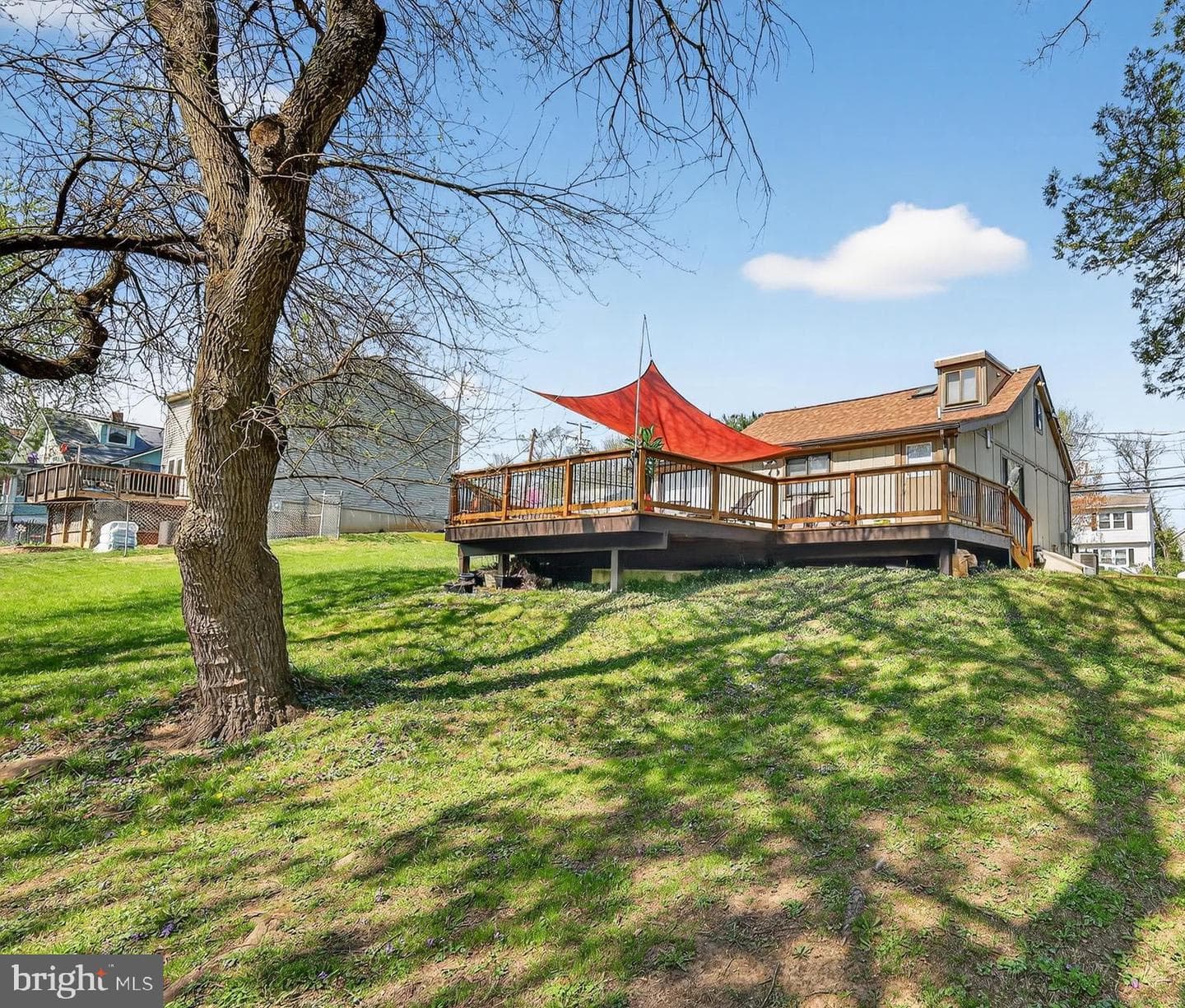 327 S Horners Lane photo 37