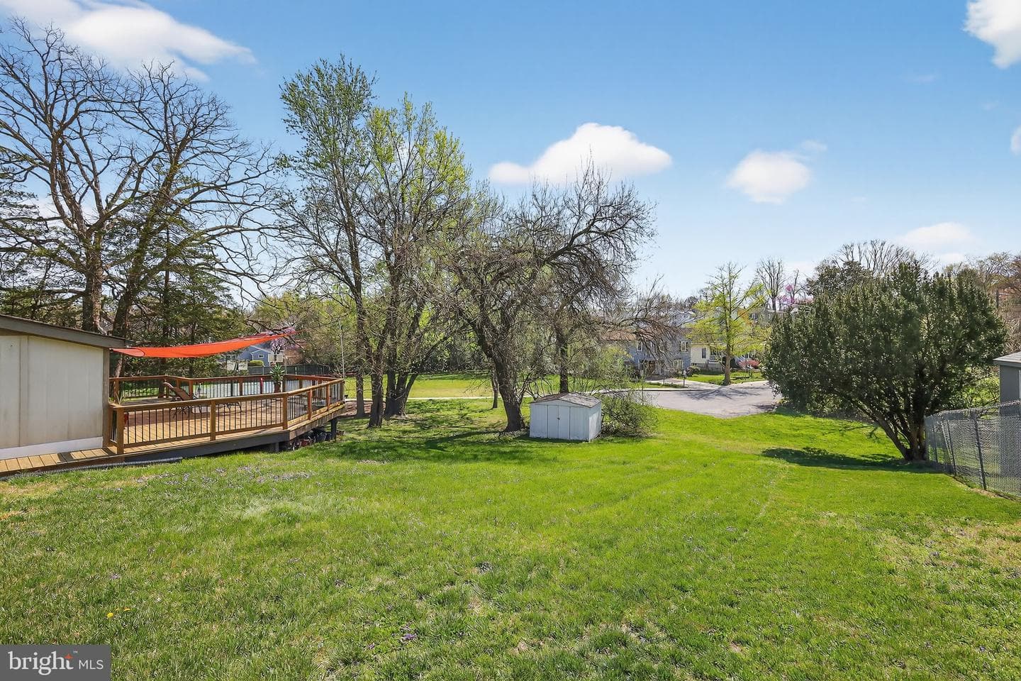 327 S Horners Lane photo 42
