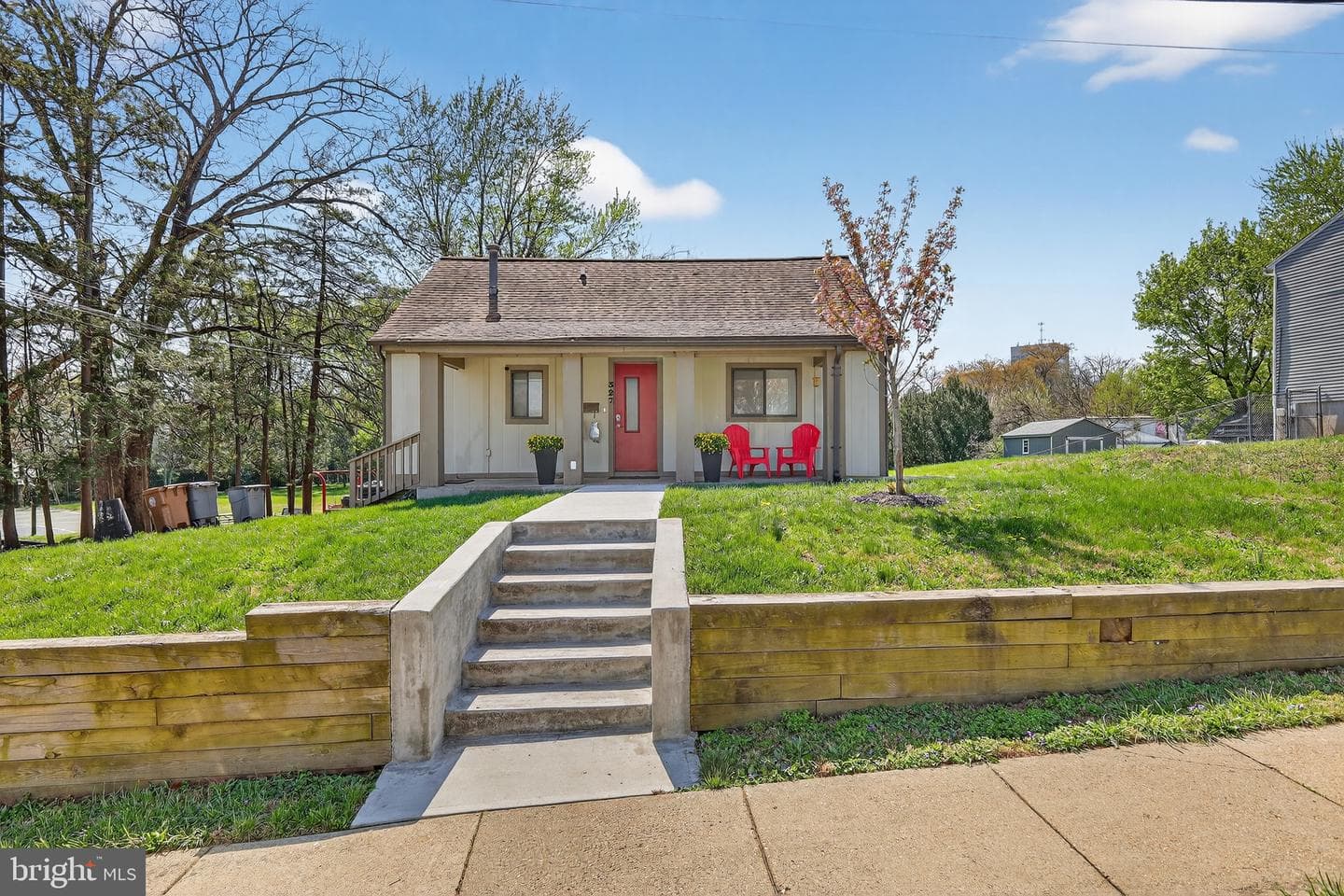 327 S Horners Lane photo 49