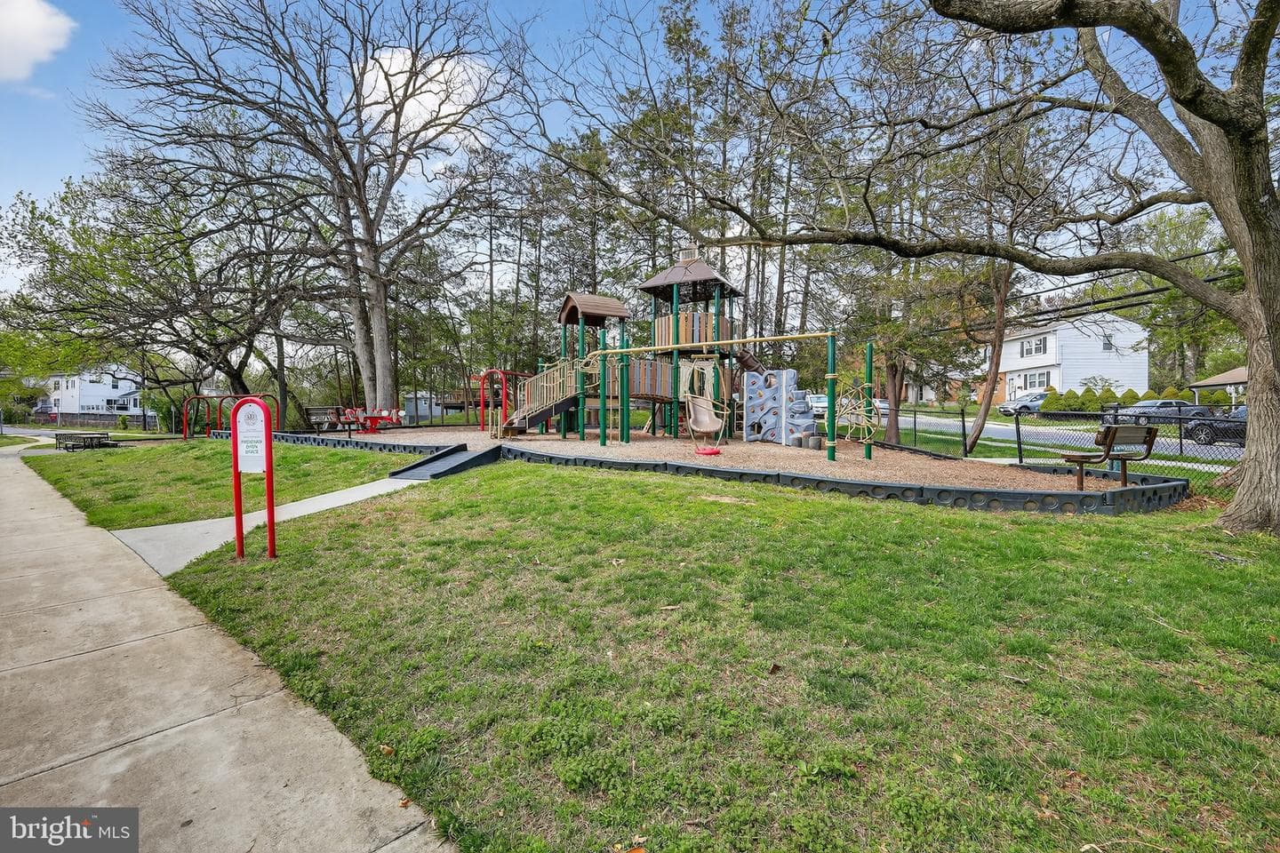 327 S Horners Lane photo 64