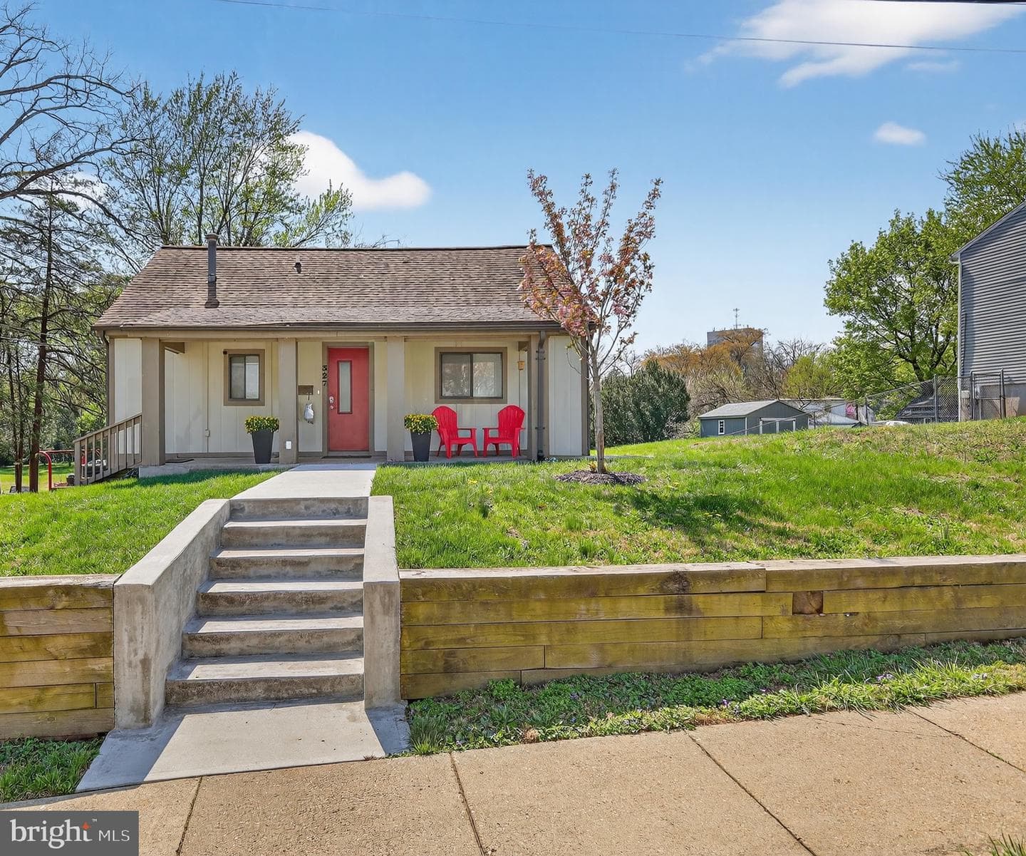 327 S Horners Lane photo 70