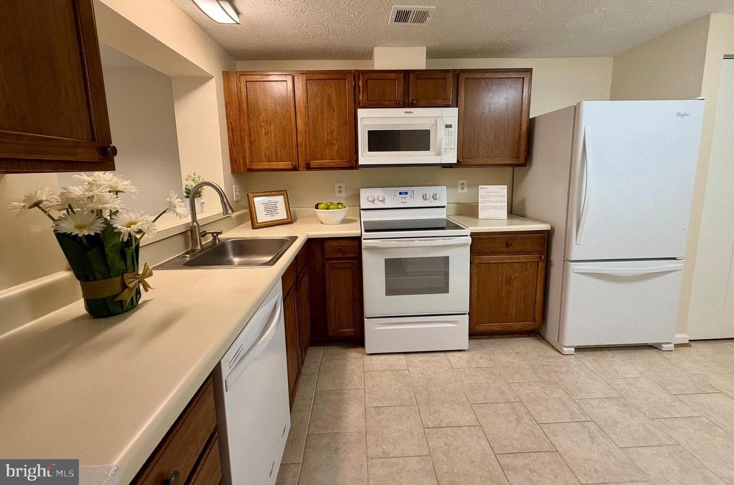 407 Palmtree Drive photo 13