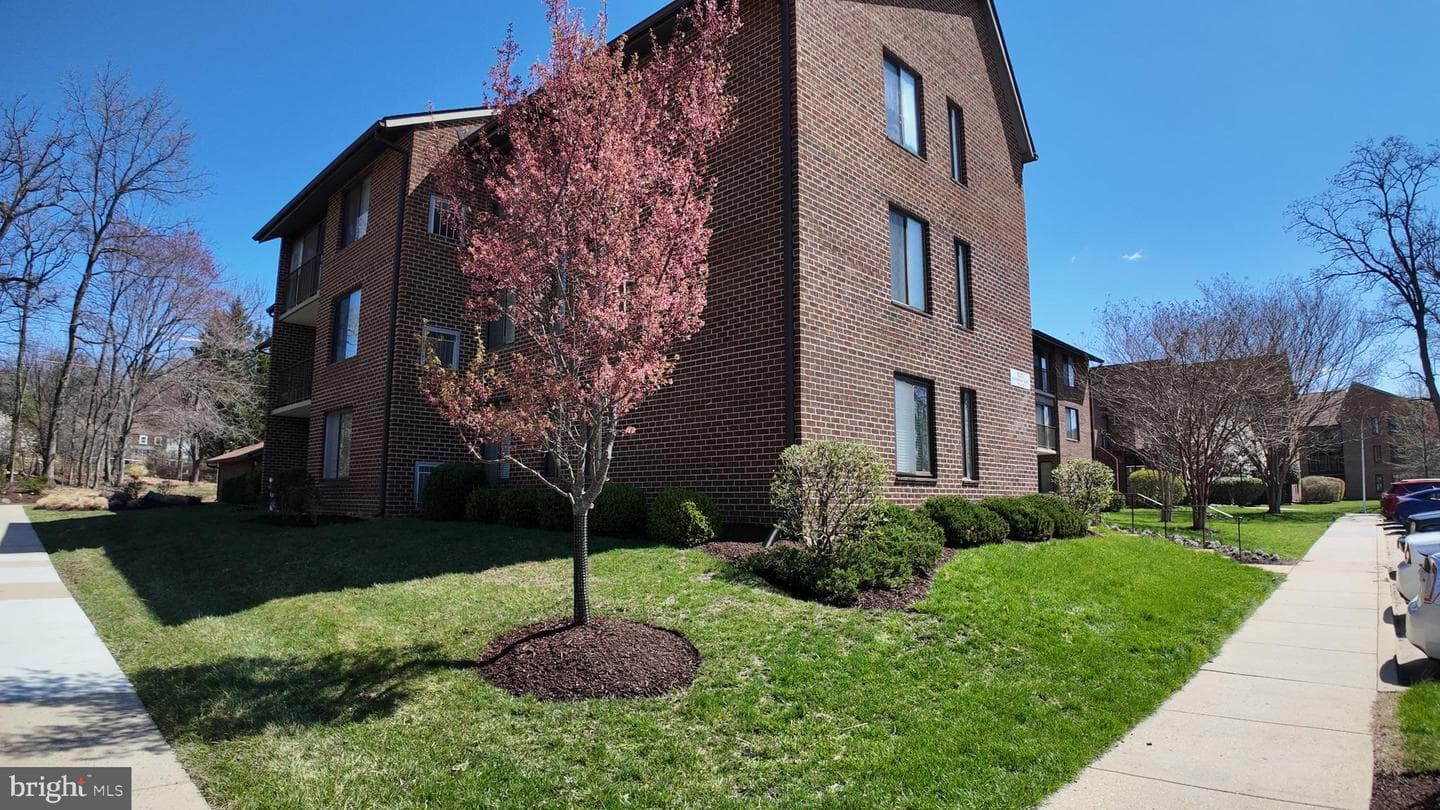 15311 Beaverbrook Court #90-3b photo 4