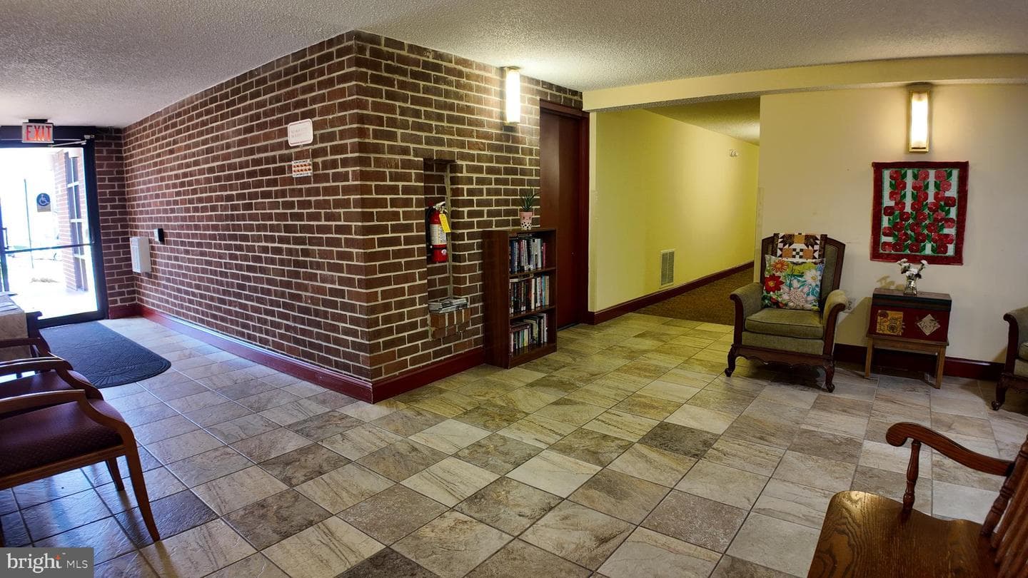 15311 Beaverbrook Court #90-3b photo 5
