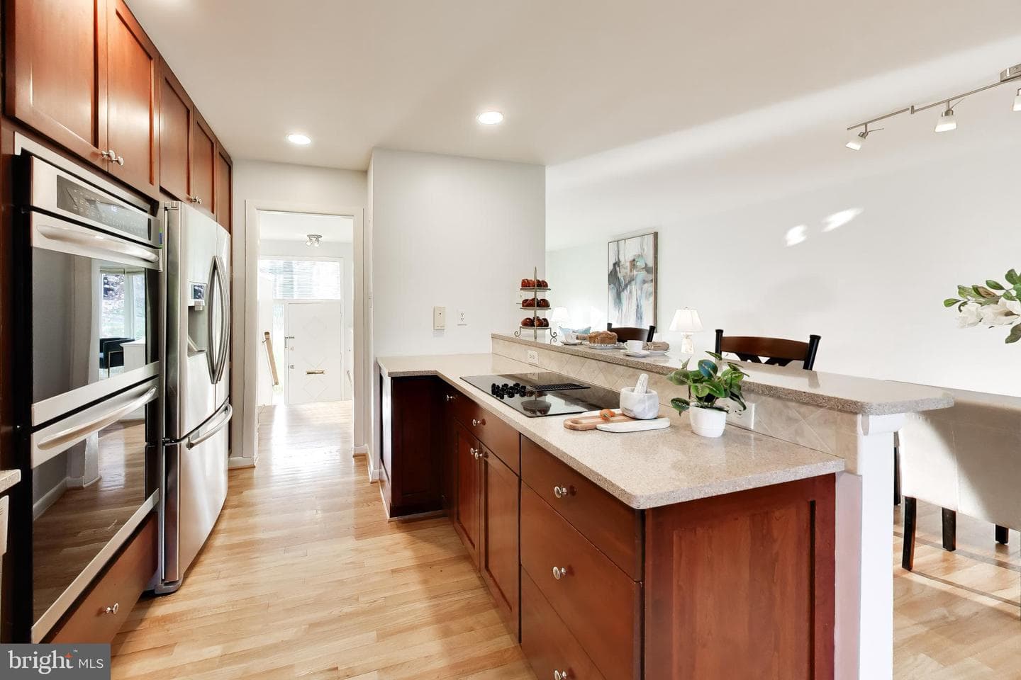 6514 Wilmett Road photo 9
