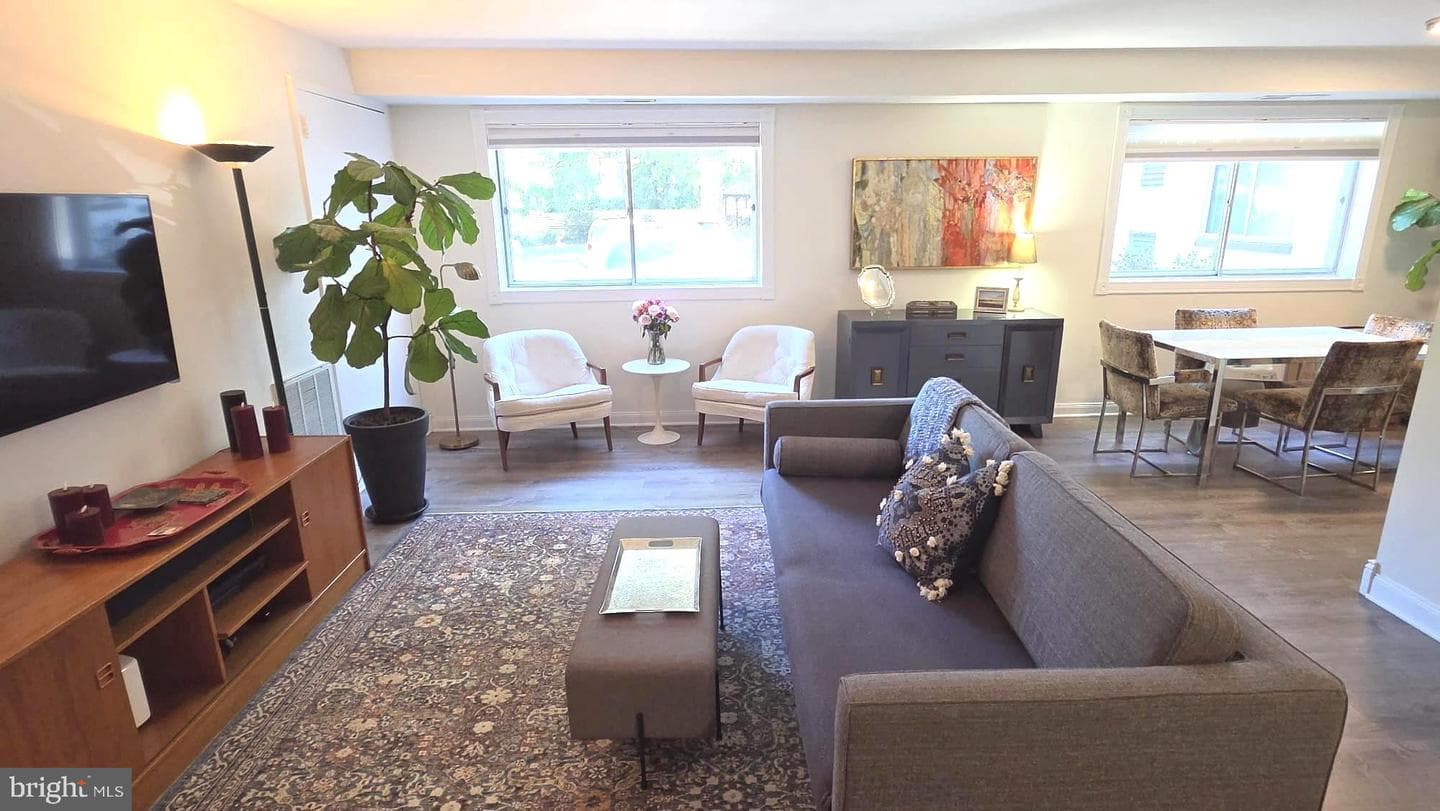 3355 University Blvd W # T-2, Kensington