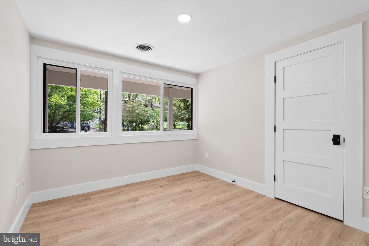 8201 Hamilton Spring Court photo 15