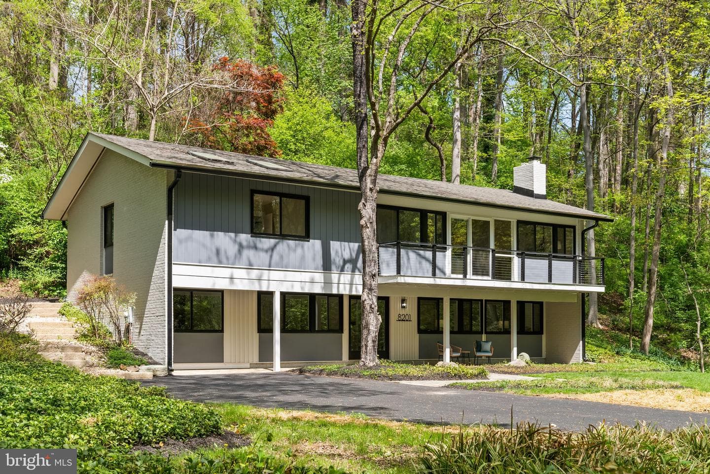 8201 Hamilton Spring Court photo 2