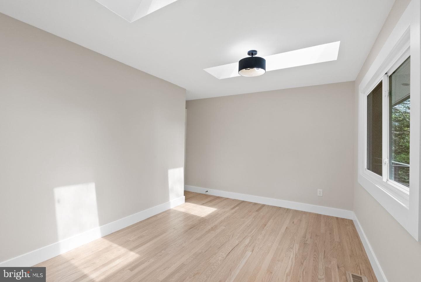 8201 Hamilton Spring Court photo 46