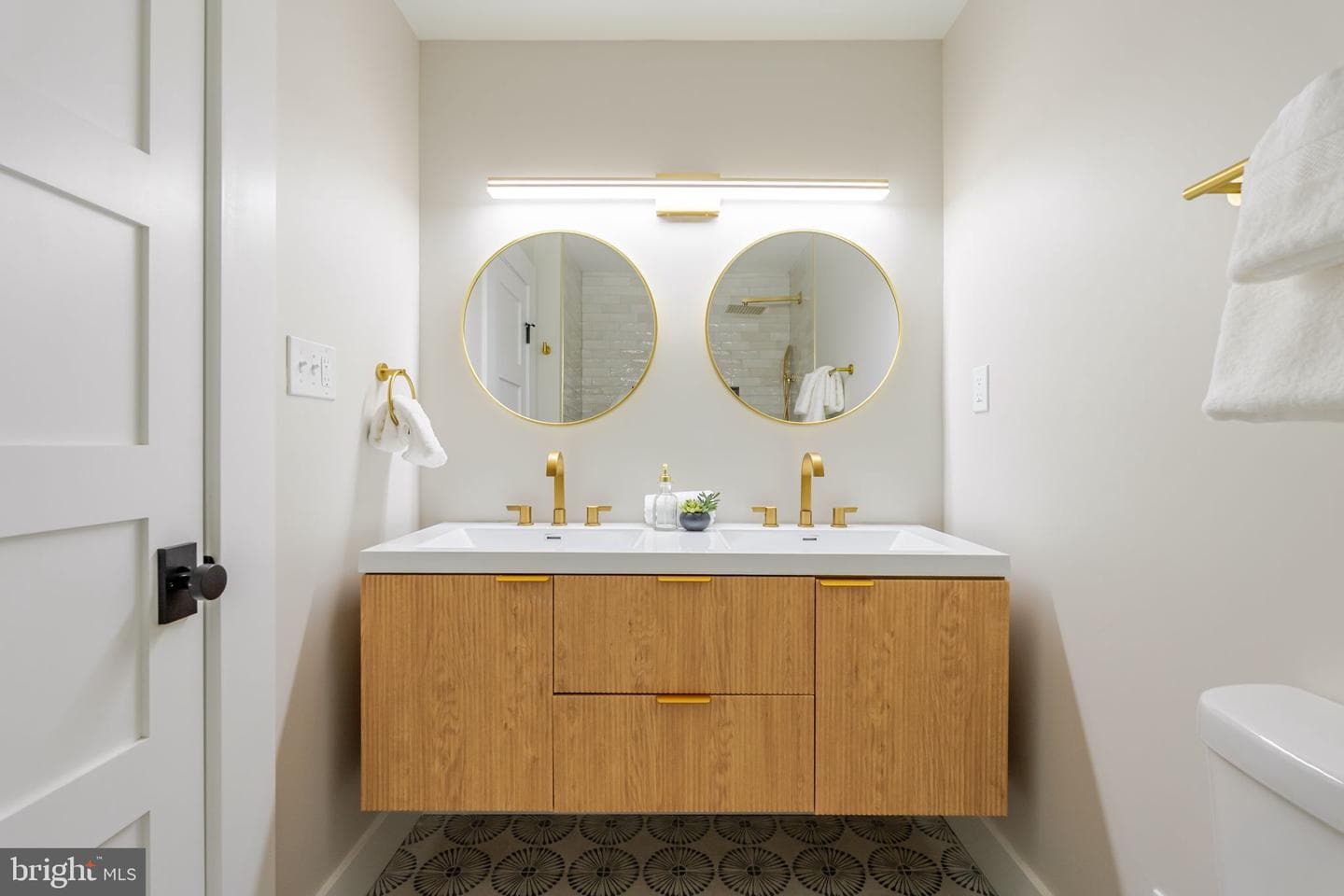 8201 Hamilton Spring Court photo 47