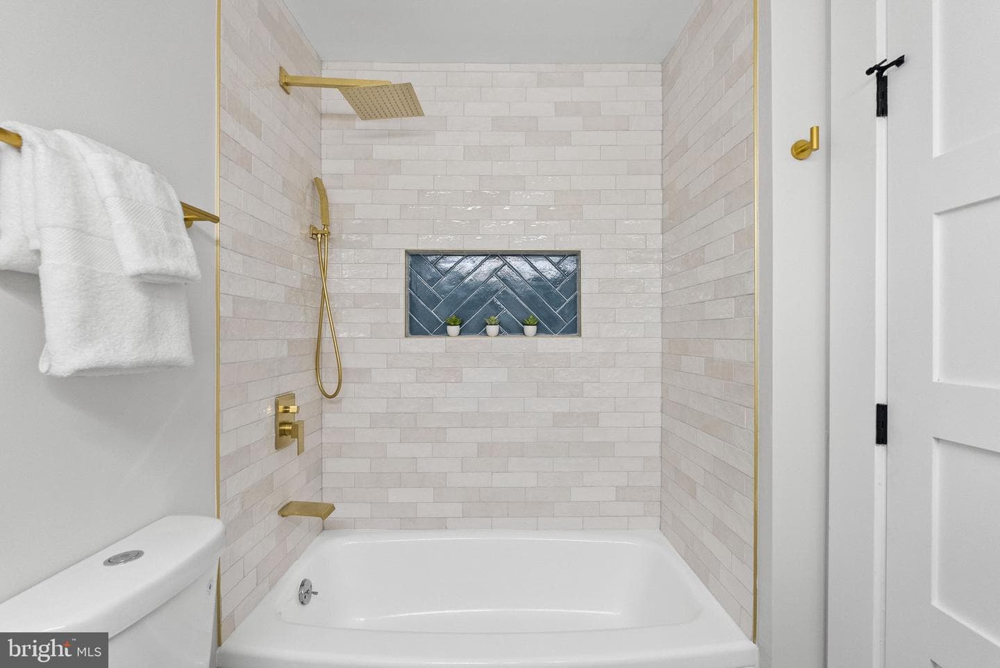 8201 Hamilton Spring Court photo 49