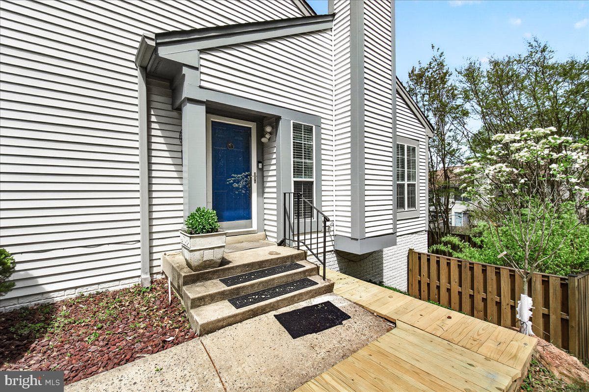1520 Ingram Terrace photo 4