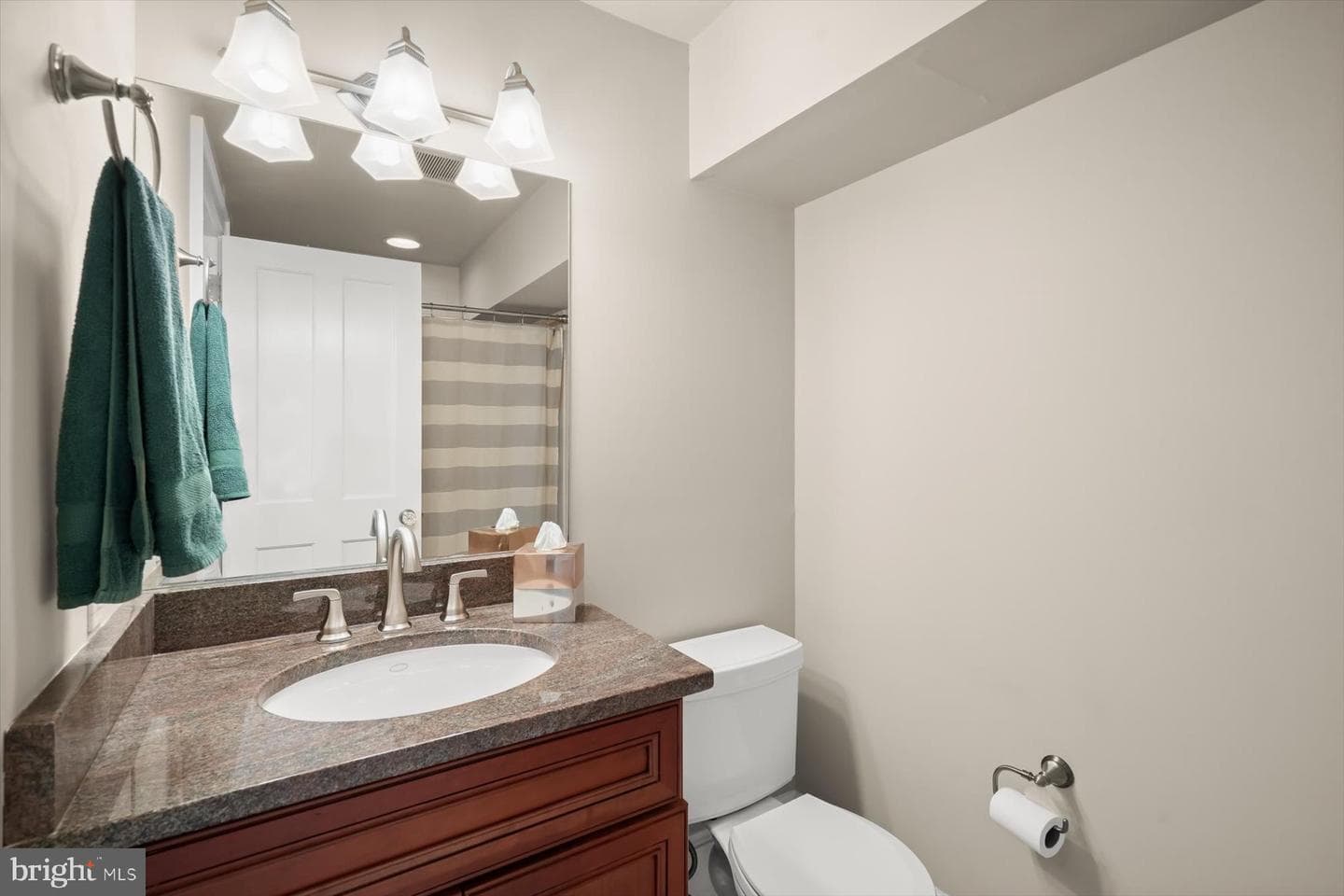 7506 Persimmon Tree Lane photo 24