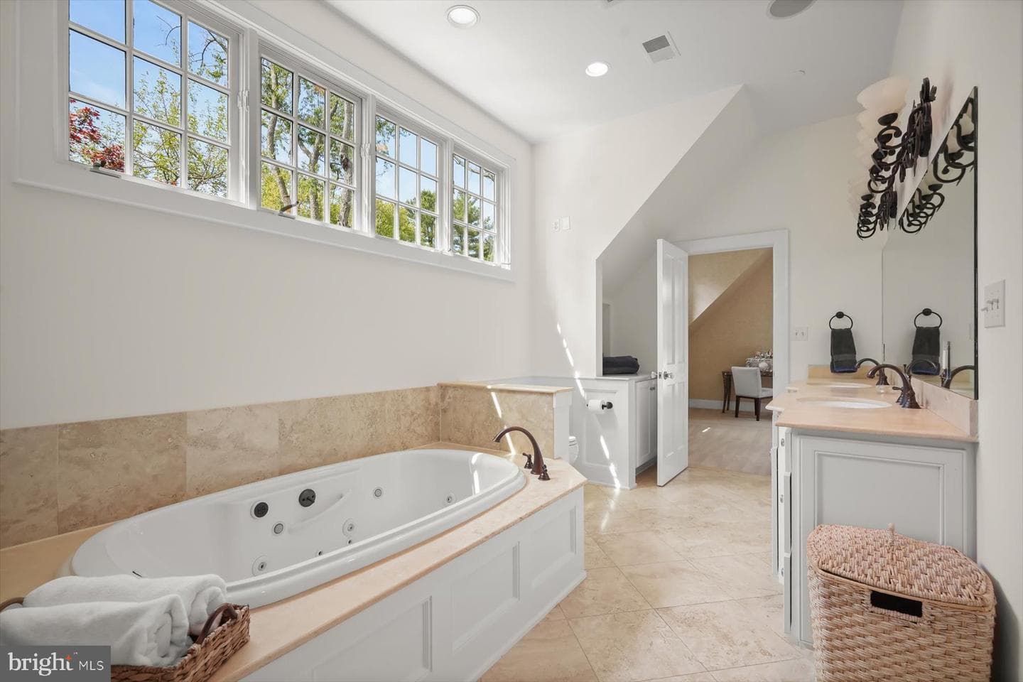7506 Persimmon Tree Lane photo 31