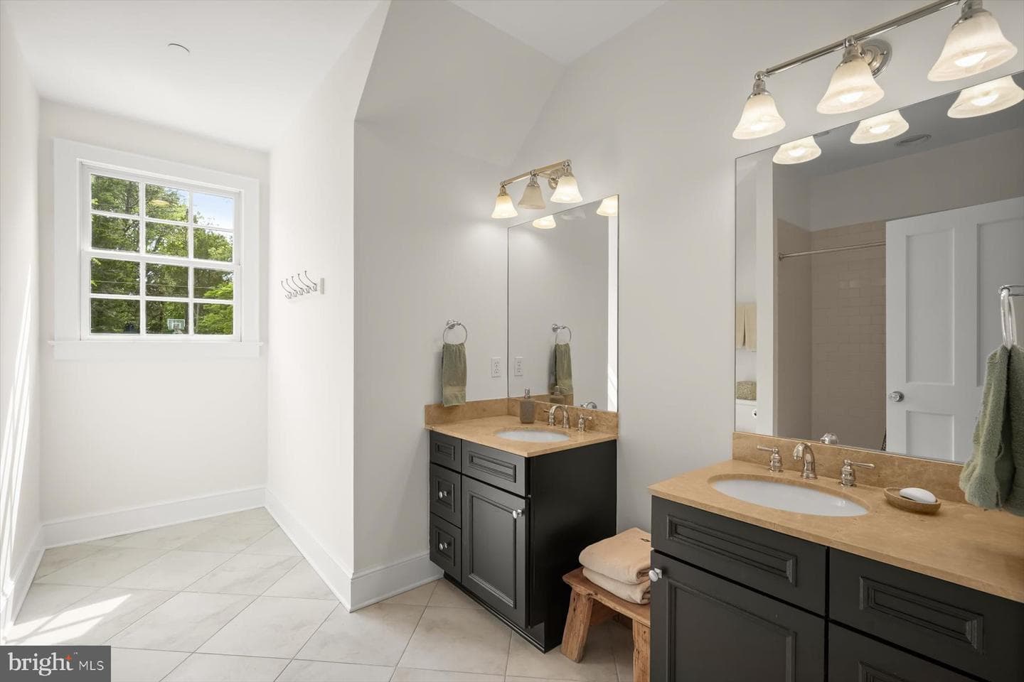 7506 Persimmon Tree Lane photo 37