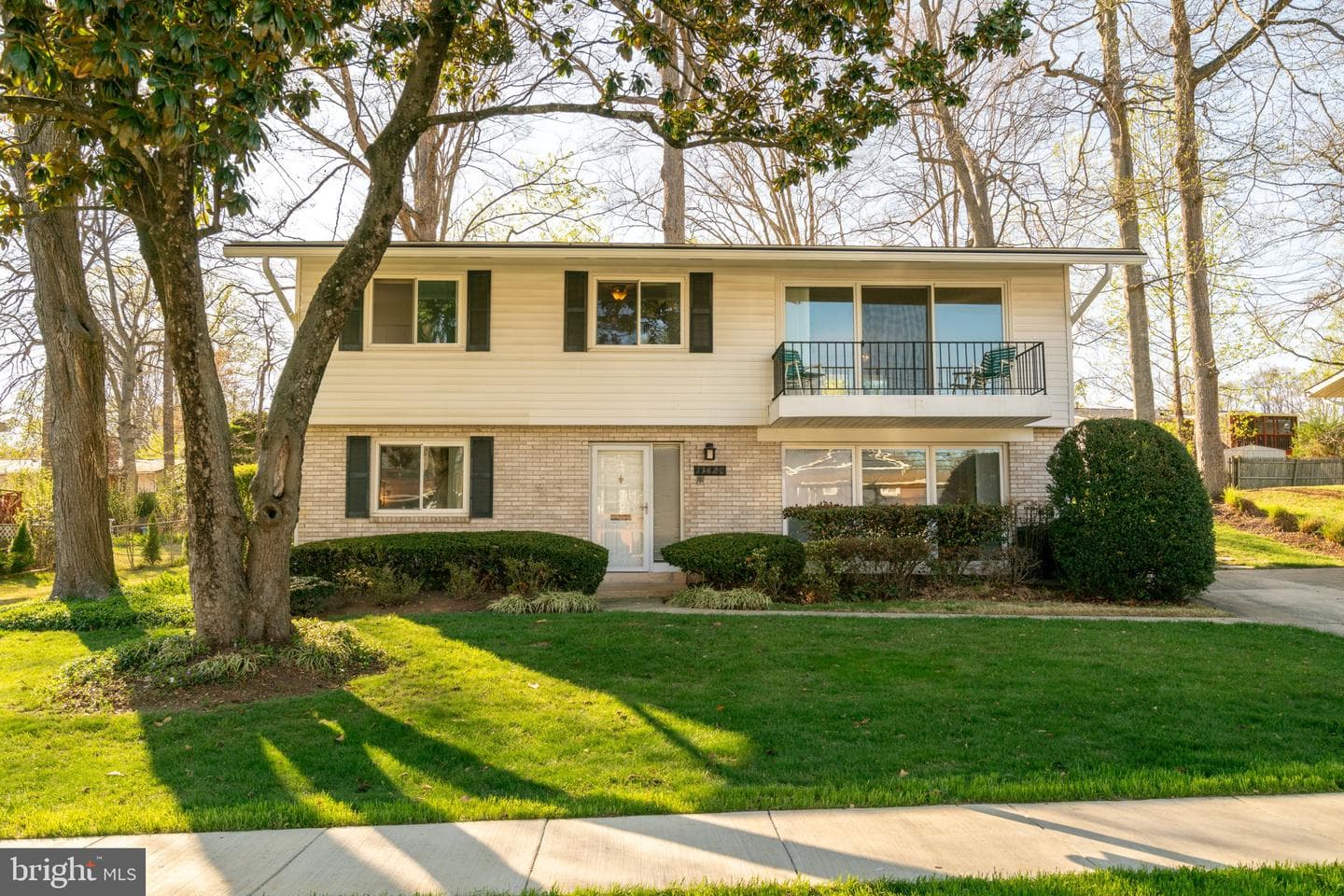 13820 Arctic Avenue photo 4