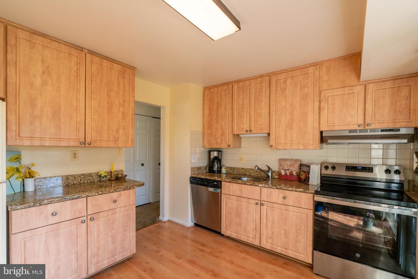 13820 Arctic Avenue photo 7