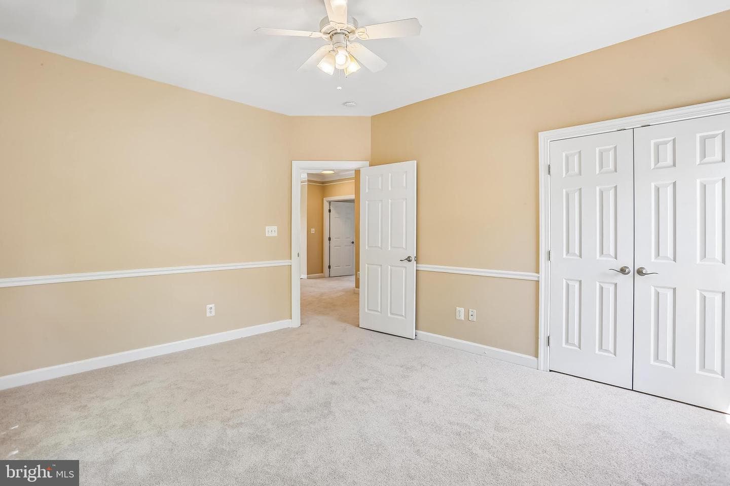 614 Linslade Street photo 31