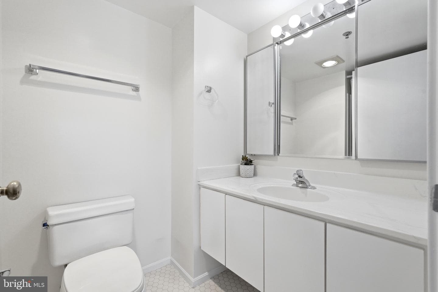 3330 N Leisure World Boulevard #5-712 photo 16
