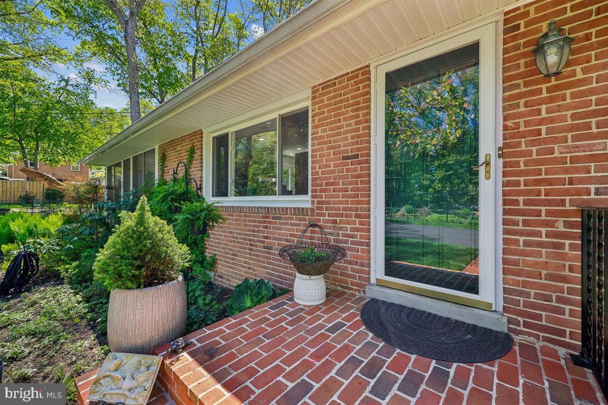 4318 Pinetree Road photo 10