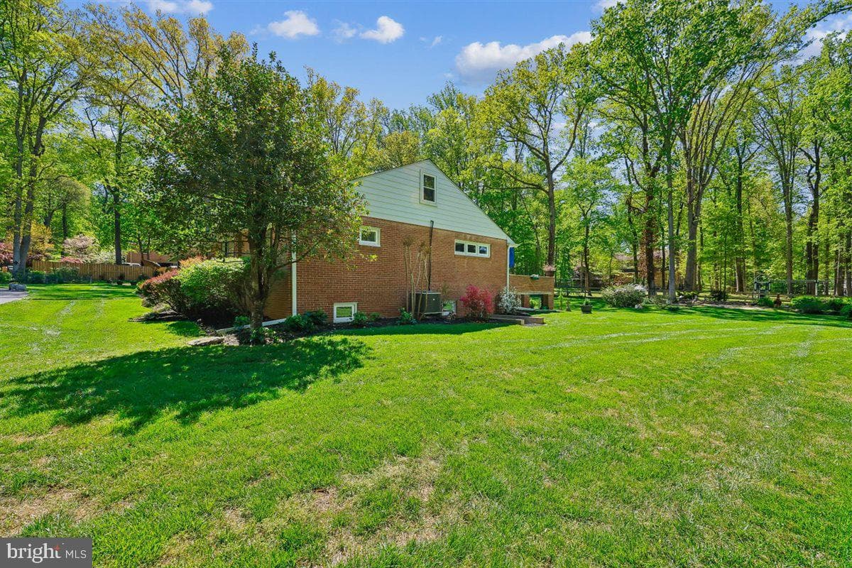4318 Pinetree Road photo 105