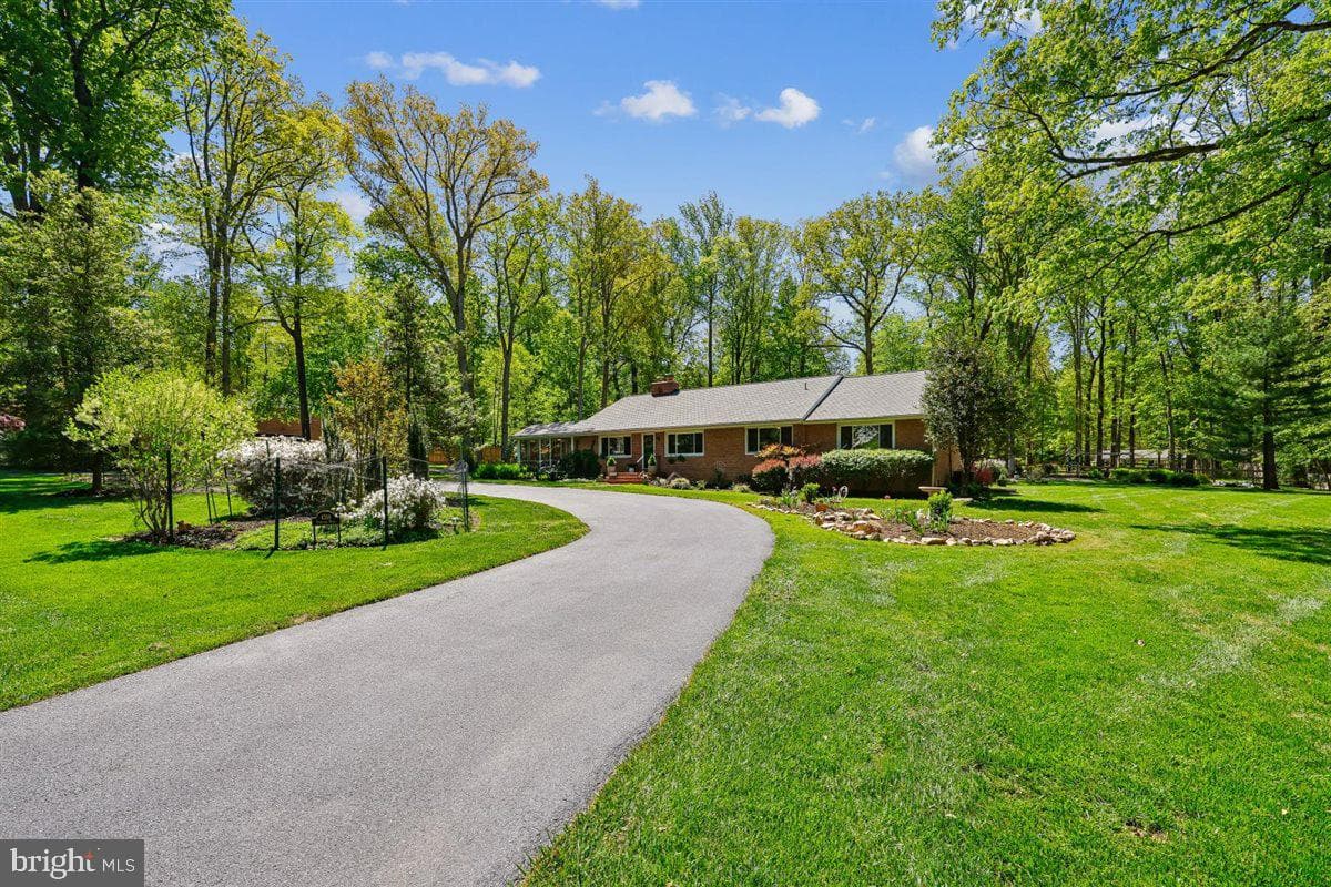 4318 Pinetree Road photo 108