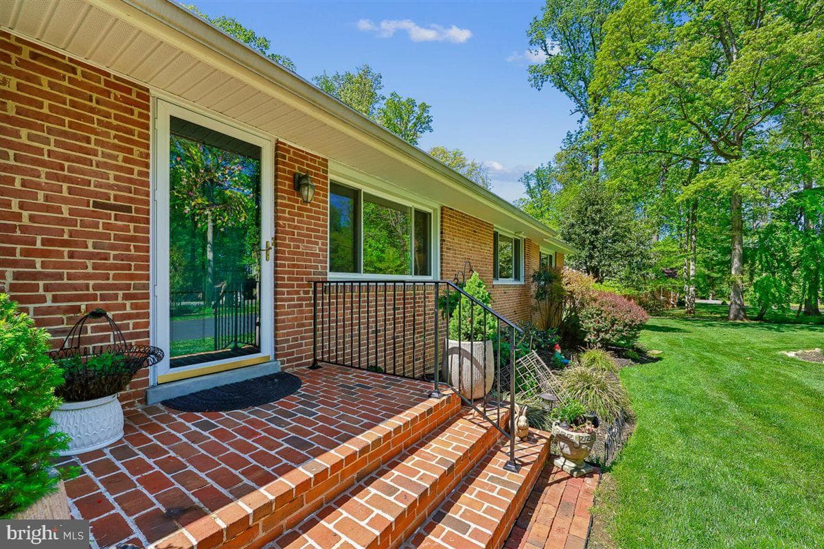 4318 Pinetree Road photo 11