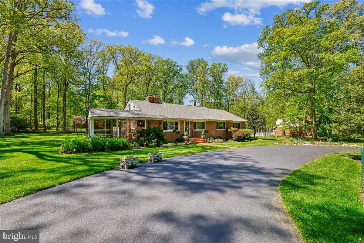 4318 Pinetree Road photo 4