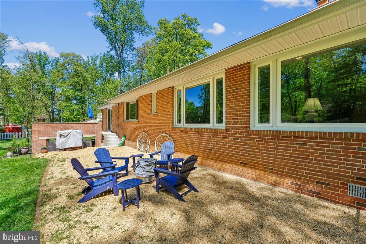 4318 Pinetree Road photo 90