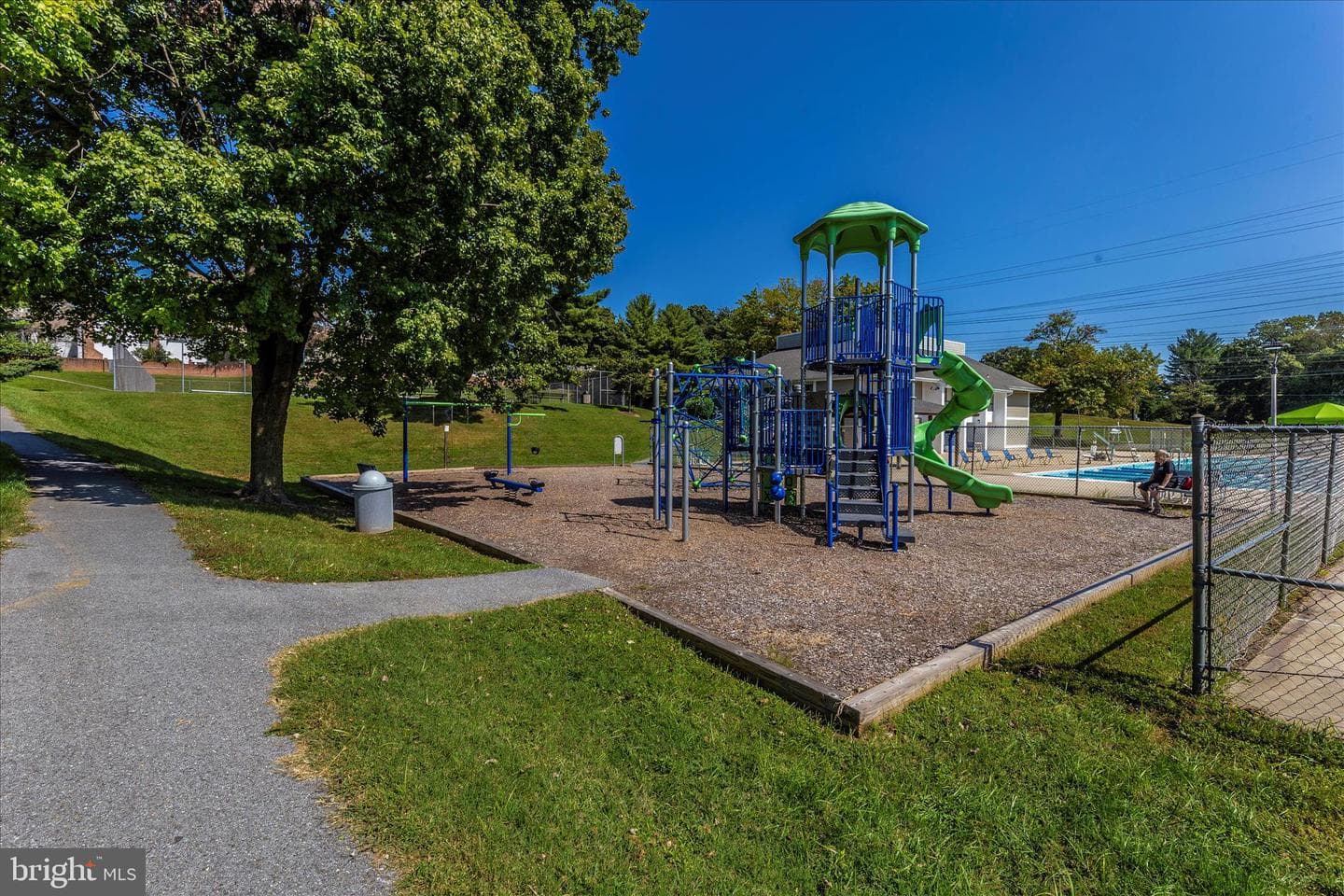 10513 Cambridge Court photo 68