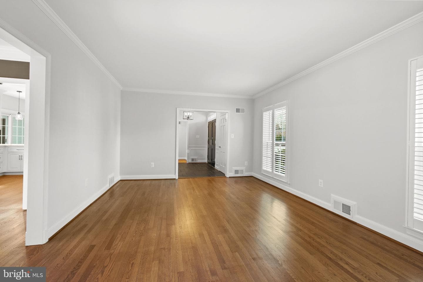11005 Luxmanor Road photo 10