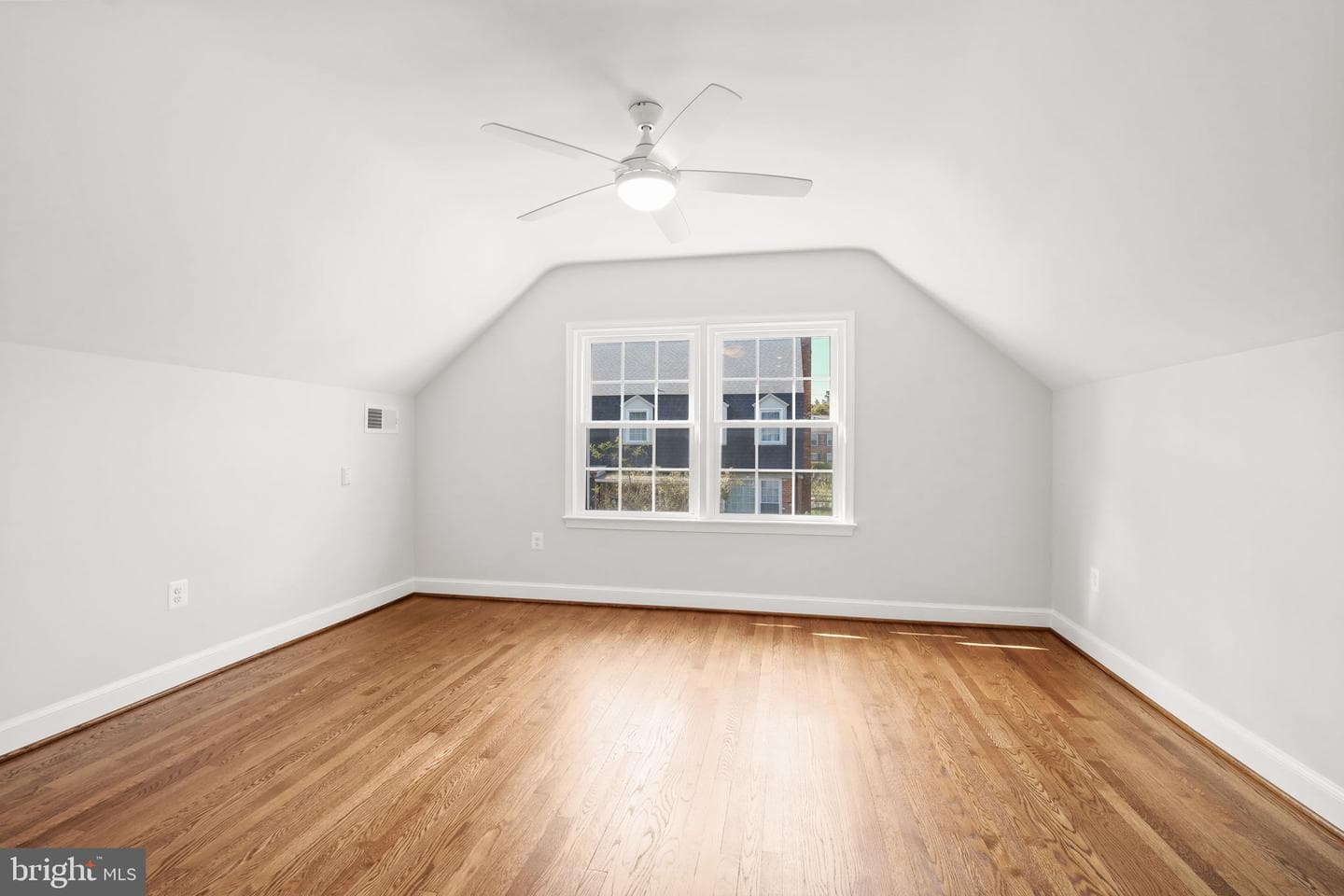 11005 Luxmanor Road photo 27