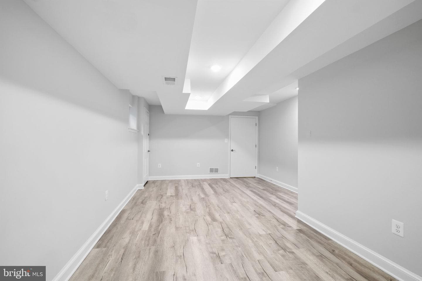 11005 Luxmanor Road photo 32