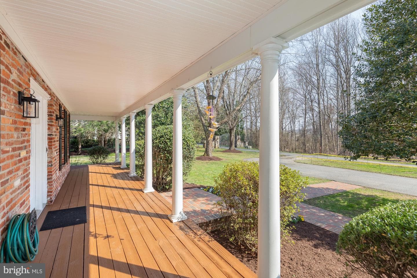 16217 Whitehaven Road photo 2