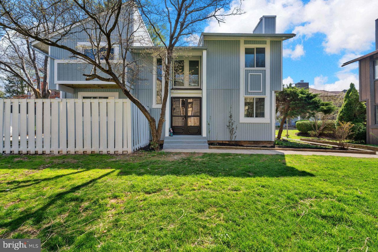 18444 Stone Hollow Drive photo 2