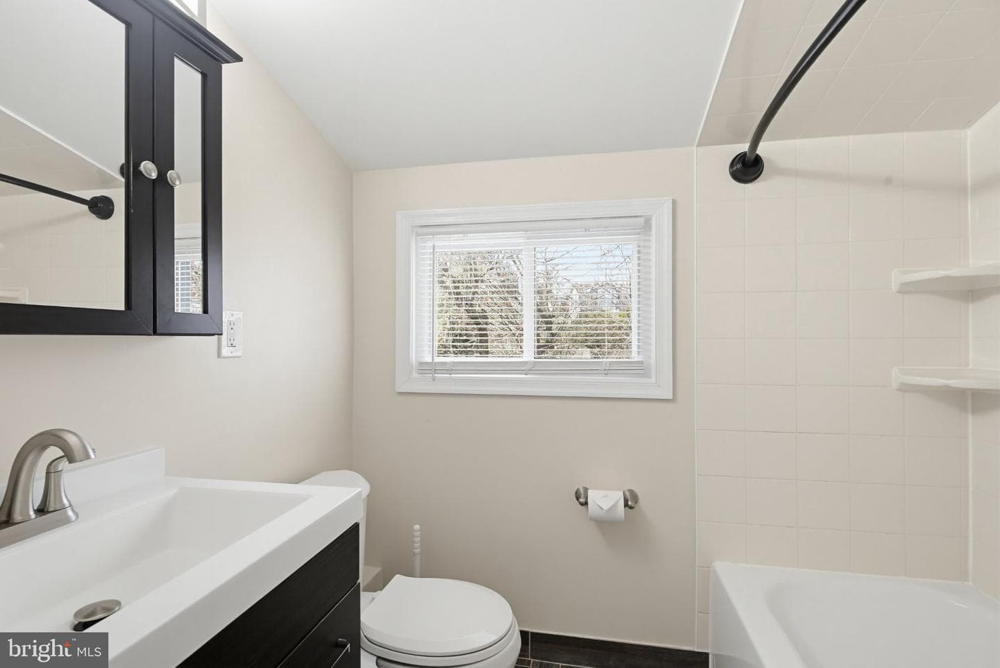 10202 Gardiner Avenue photo 7