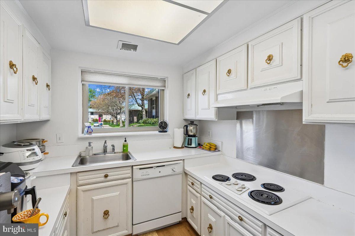 3411 S Leisure World Blvd # 90-E photo 8