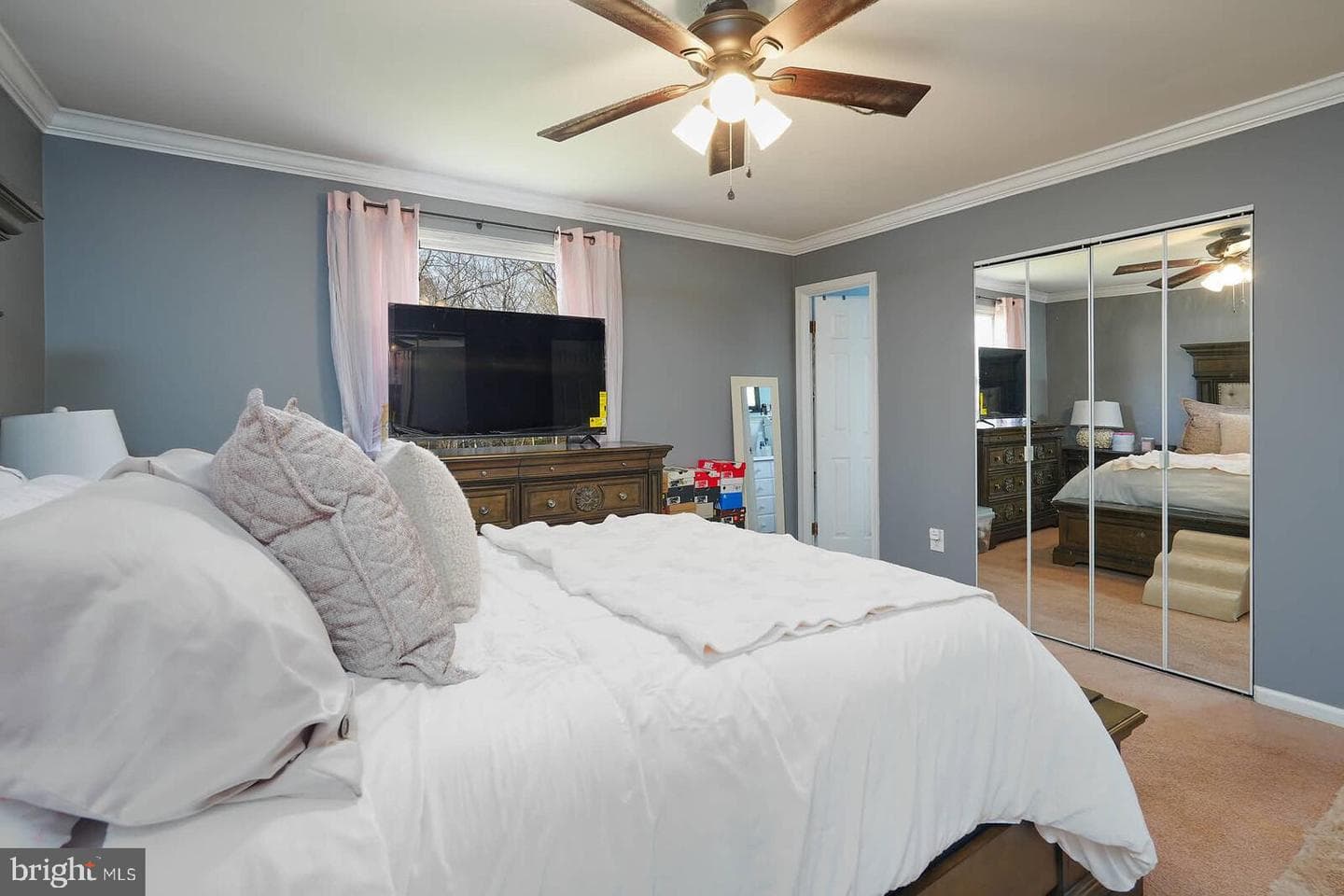 8926 Blue Smoke Drive photo 12