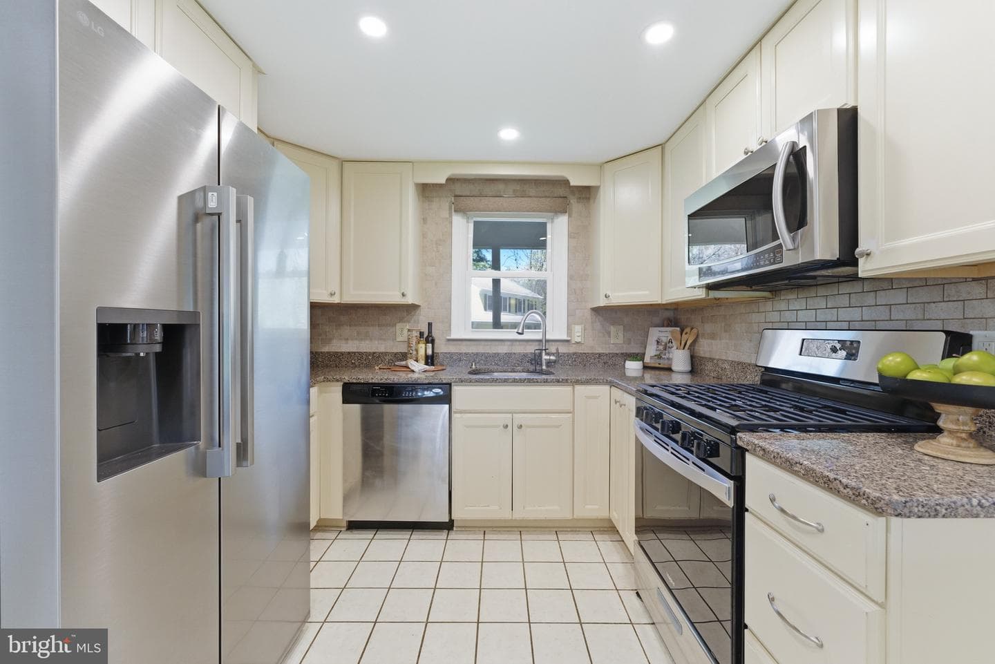 15540 Peach Leaf Lane photo 8