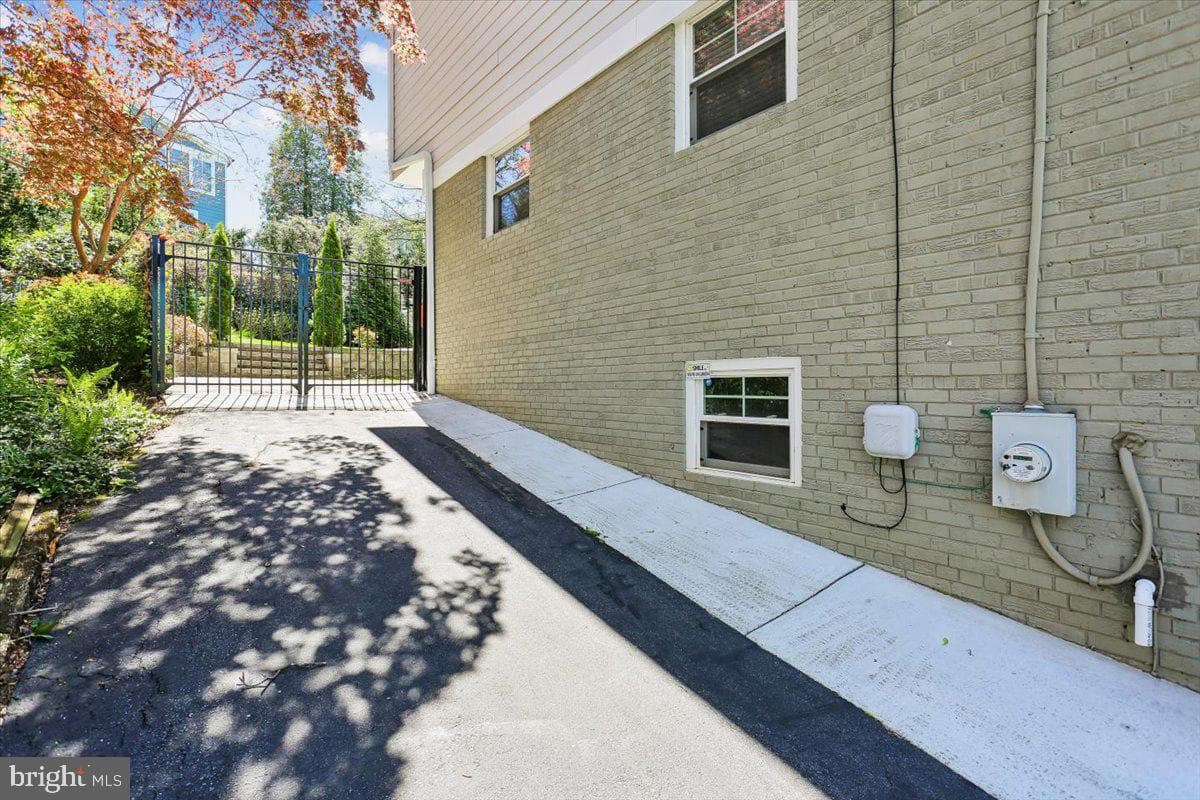 9410 Balfour Court photo 93