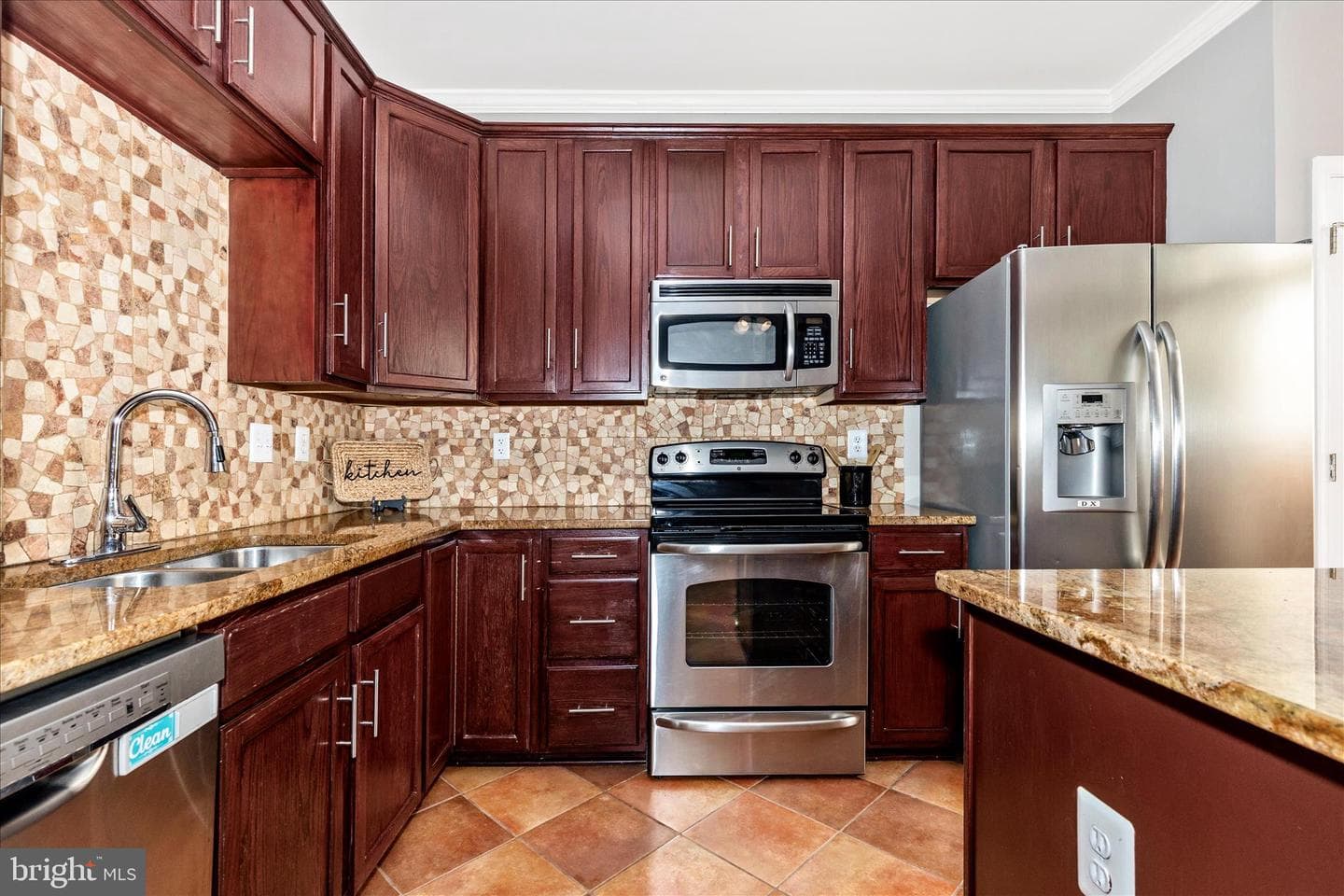 9621 Athens Place photo 11