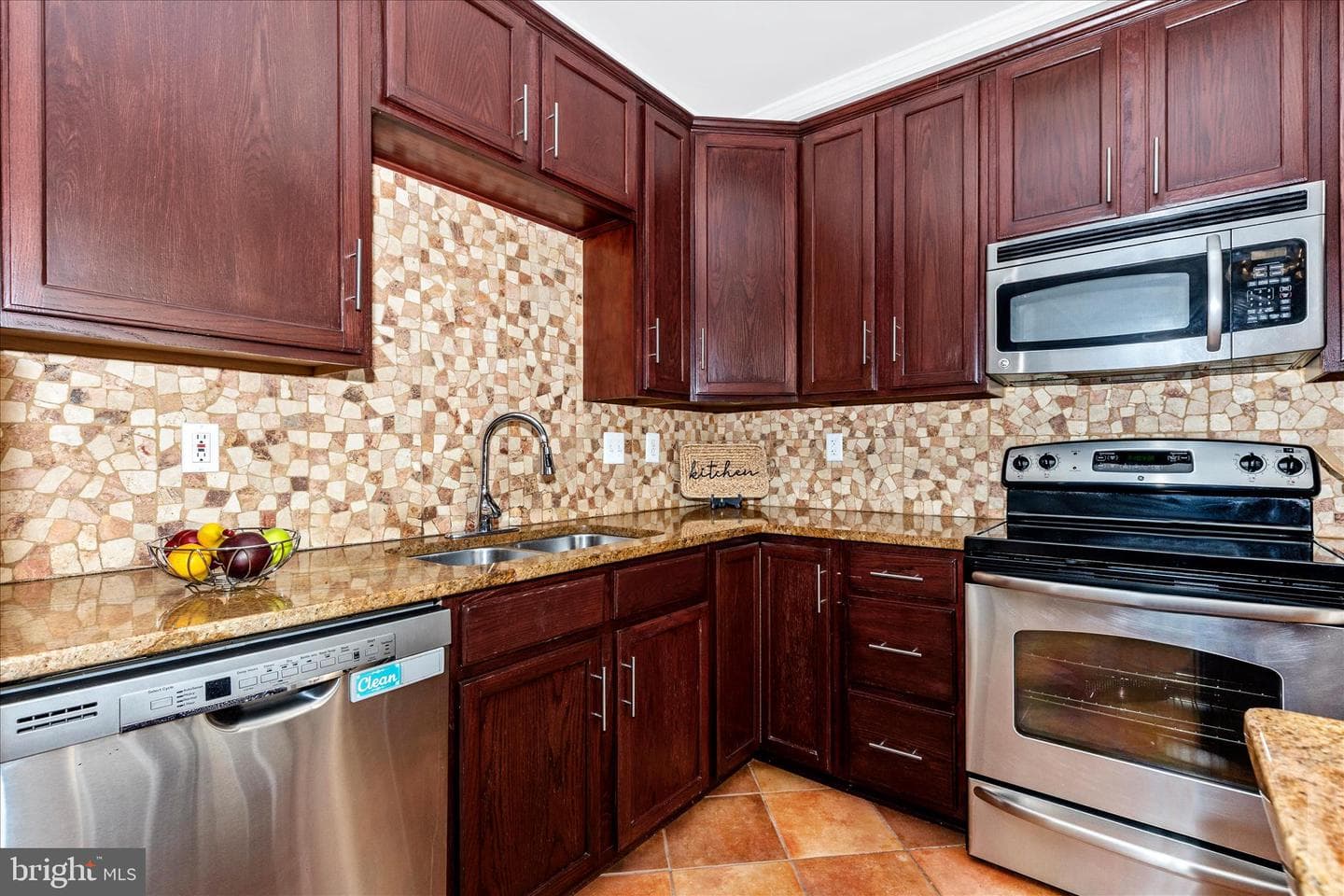 9621 Athens Place photo 12