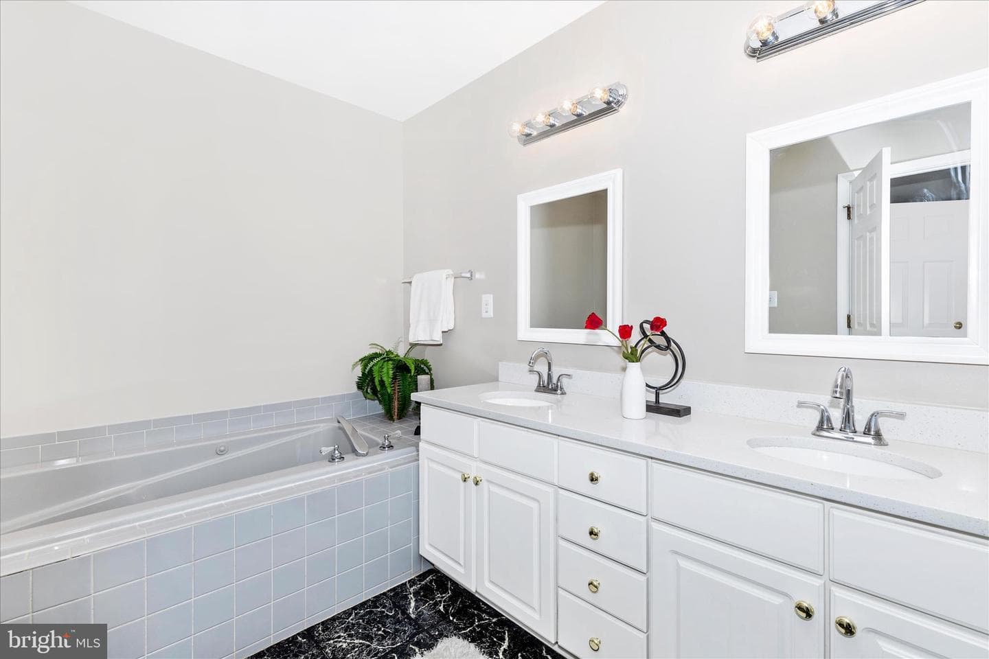9621 Athens Place photo 26