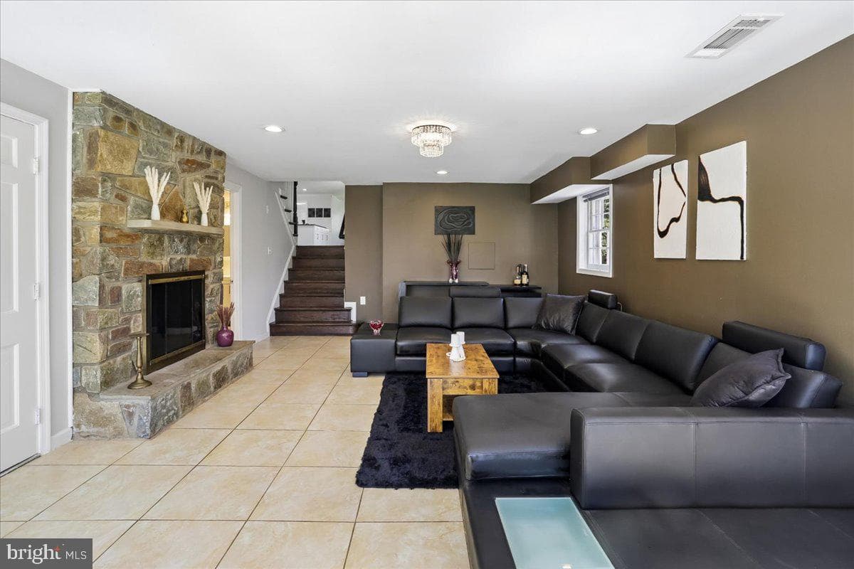 14400 Jones Lane photo 34
