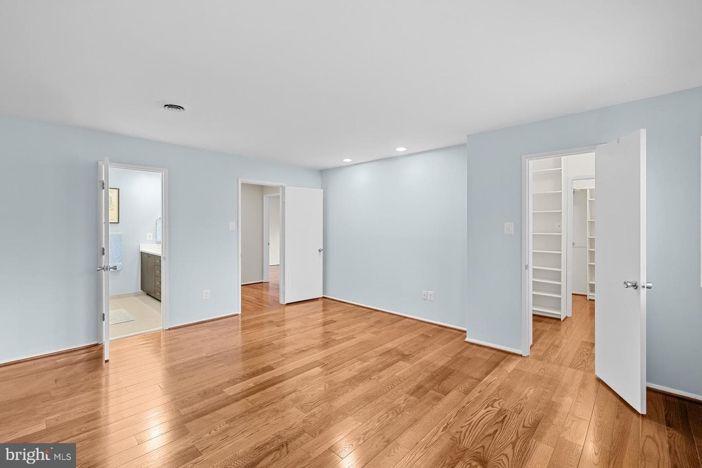 6309 Friendship Court photo 36