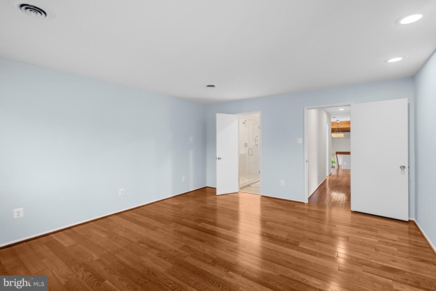 6309 Friendship Court photo 38