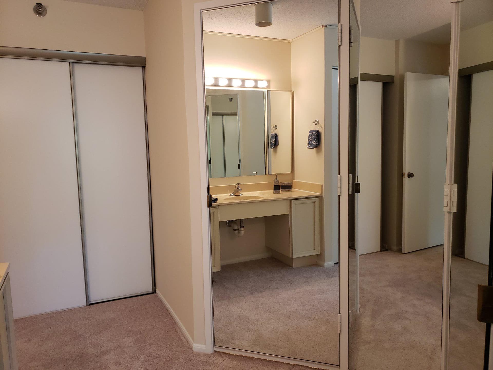 15100 Interlachen Drive #4-520 photo 22