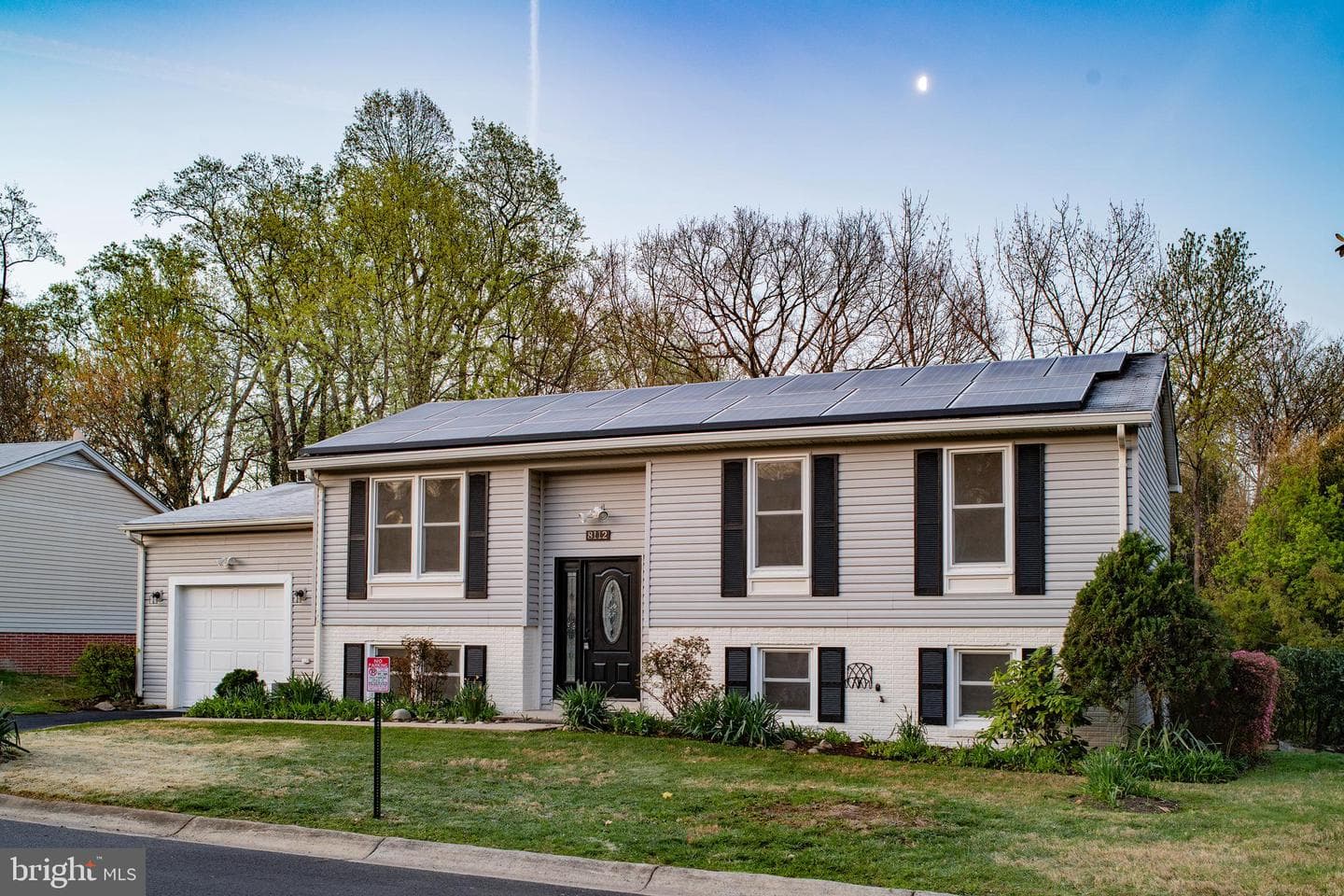 8112 Shady Spring Drive photo 1