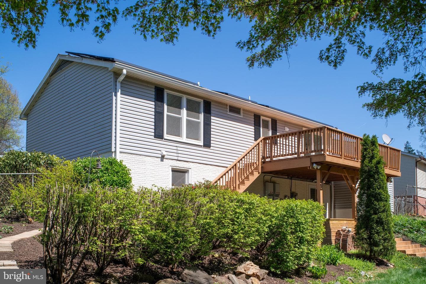 8112 Shady Spring Drive photo 3